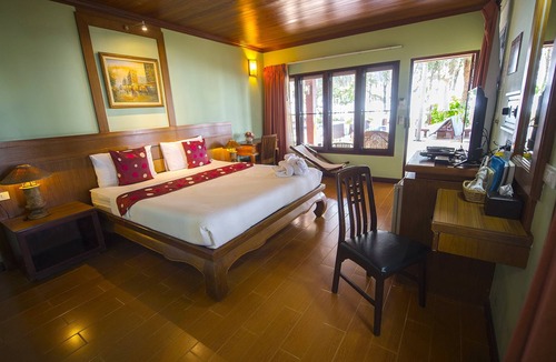 Thap Sakae Resort | Rocky Point Resort