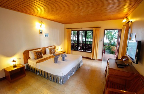 Thap Sakae Resort | Rocky Point Resort