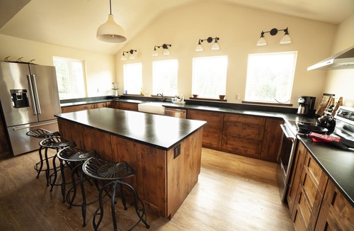 Seldovia House | Rocky Ridge Retreat