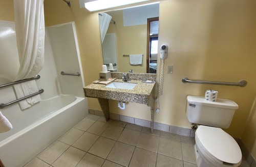 Baxley Hotel | Rodeway Inn Baxley