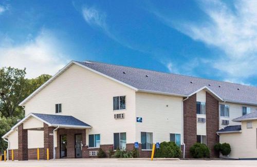 Cedar Rapids Hotel | Rodeway Inn Cedar Rapids Westdale