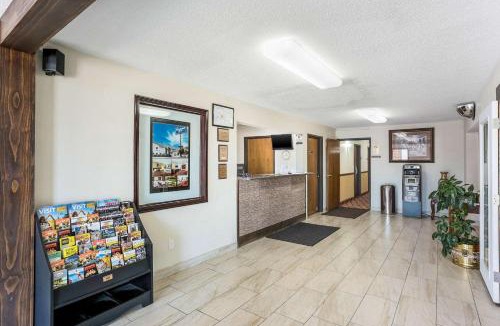 Cedar Rapids Hotel | Rodeway Inn Cedar Rapids Westdale