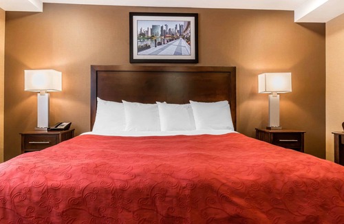 North Park Hotel | Rodeway Inn Chicago - Evanston