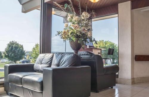 Fallsview Hotel | Rodeway Inn Fallsview