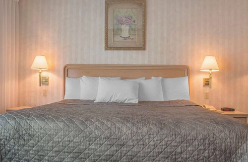 Fallsview Hotel | Rodeway Inn Fallsview