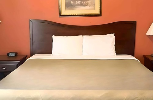 Manchester Hotel | Rodeway Inn Manchester I-90