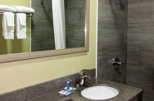 Murfreesboro Hotel | Rodeway Inn Murfreesboro Downtown