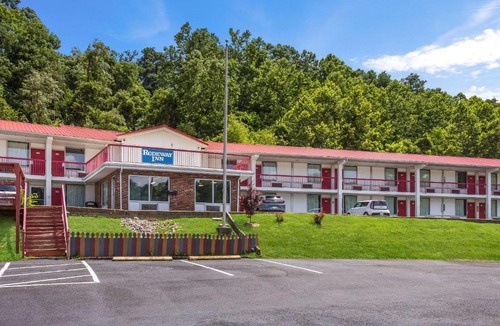 South Point Hotel | Rodeway Inn South Point