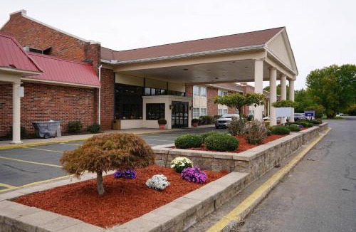 East Windsor Hotel | Rodeway Inn & Suites East Windsor