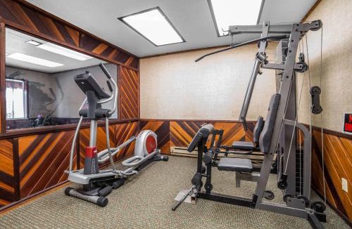 Lander Hotel | Rodeway Inn & Suites Pronghorn Lodge Lander