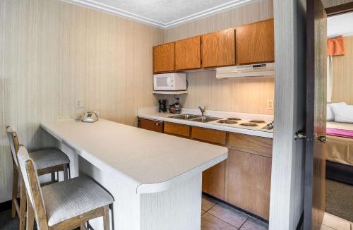 Lander Hotel | Rodeway Inn & Suites Pronghorn Lodge Lander