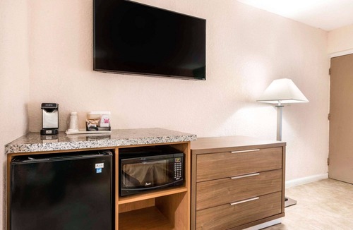 Fort Lauderdale Hotel | Rodeway Inn & Suites Fort Lauderdale Airport & Cruise Port