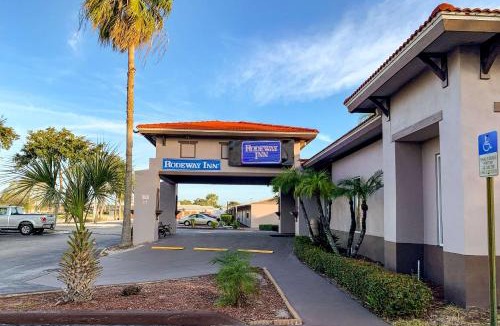 Sun City Center Hotel | Rodeway Inn Sun City Center