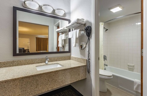Union Hotel | Rodeway Inn Union