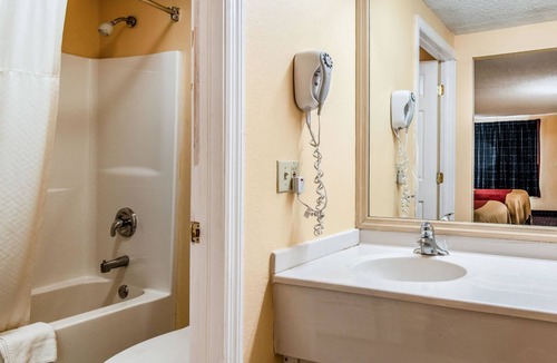 Miamisburg Hotel | Rodeway Inn