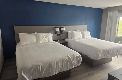 Portage Hotel | Rodeway Inn