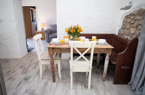 Haverfordwest House | Rodney Johnston