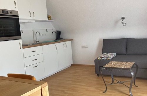Kirchheim unter Teck Apartment | RoDo - small quiet condo on the A8 with balcony