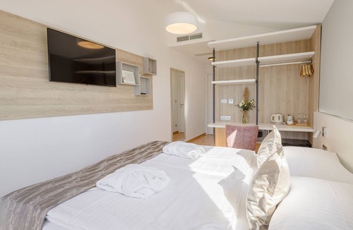 Duce Bed & Breakfast | Rogač Rooms & Restaurant