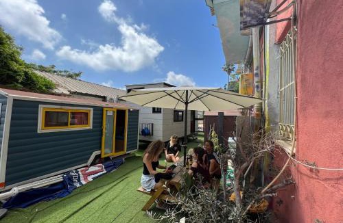 Neve Tzedek Hostel | Roger's Hostel Tel Aviv (age 18-45)