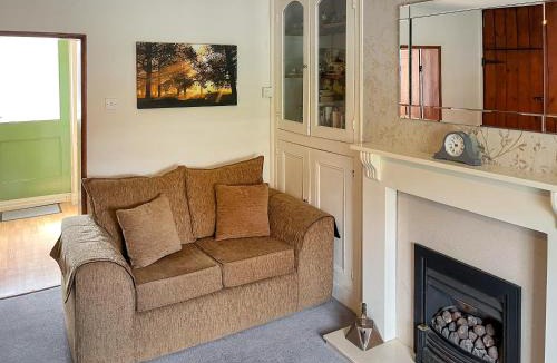 Storwood House | Rogue Cottage
