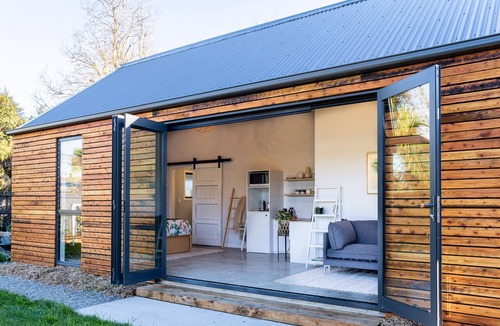 Somerfield Apartment | Roker Street Retreat - Contemporary Kiwi Styled Studio