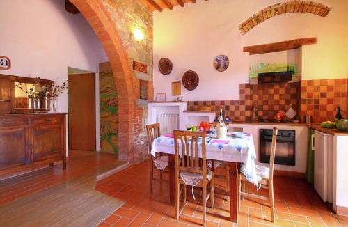 Castiglione d'Orcia House | Rolling farmhouse of Val d'Orcia