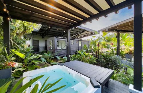 La Fortuna House | Rolling Green Oasis