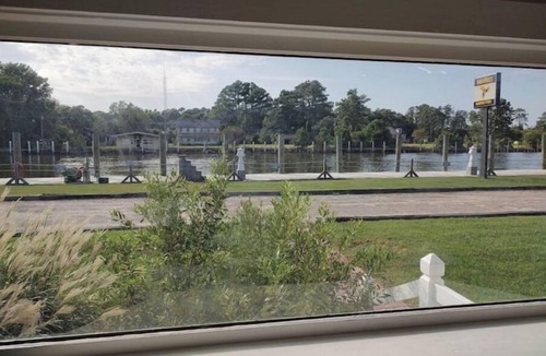 Coinjock House | Rolling Hitch-Cottage on the ICW - Dog Friendly!