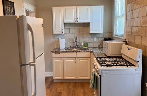 Norwood House | Rolston 2, Two Bedroom Unit near Xavier, Downtown