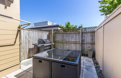 Riccarton Hotel | Roma On Riccarton Motel
