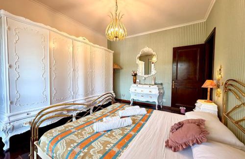Suburbio VII Portuense Apartment | Roma VILLA BONELLi Train St - Spacious Family Home