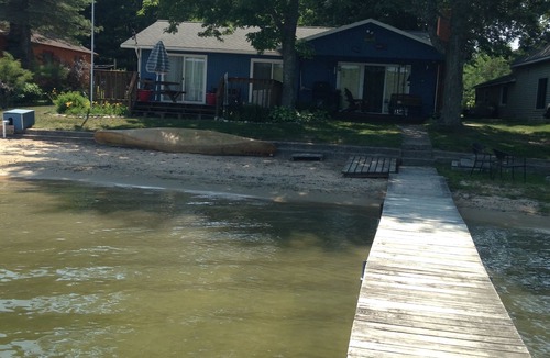 Bellaire Cottage | Roman Cottage on Intermediate Lake