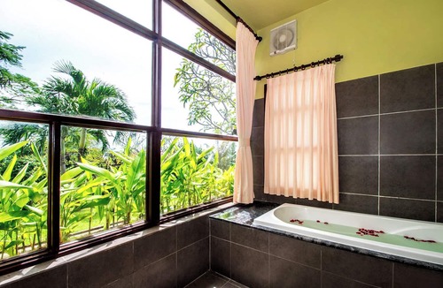 Phu Hai Beach Hotel | Romana Resort & Spa