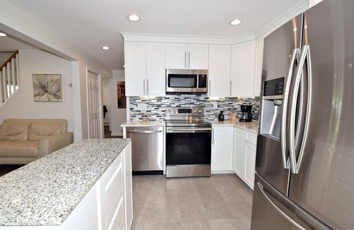 Levittown House | Romance Vacation Sweet Home