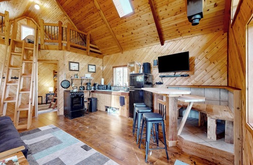 Toledo House | Romantic 15-Acre Hideout Near Foster Creek!