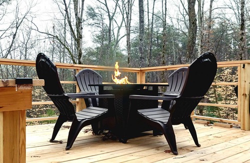 Lake Lure Cabin | Romantic A-Frame Cabin with Hot Tub + Netflix