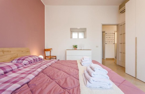 San Faustino-Madonnina-Quattroville Apartment | Romantic and confortable maison Parking & Wifi free