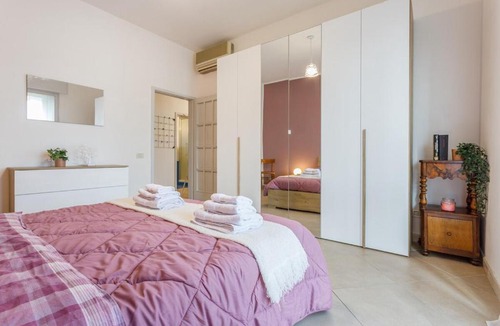 San Faustino-Madonnina-Quattroville Apartment | Romantic and confortable maison Parking & Wifi free