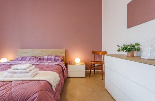 San Faustino-Madonnina-Quattroville Apartment | Romantic and confortable maison Parking & Wifi free
