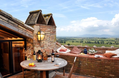 Roccastrada House | Romantic and Panoramic apartment in historic organic farm, with swimming pool
