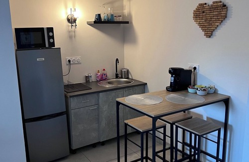Dallet Apartment | Romantic apartment with spa area
