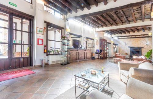 Busquistar Apartment | Romantic apartment in Granada with shared pool