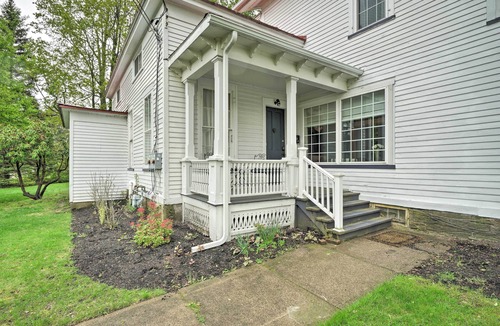 Westfield Apartment | Romantic Apt Near Wineries, Golf & Lake Erie!
