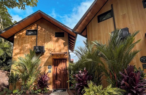 Monterrey Cabin | Romantic Arenal Volcano Cabin – Couples’ Retreat w/Private Hot Tub & Pool