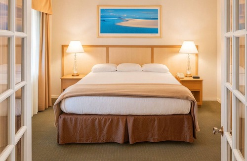 Avila Beach Hotel | Romantic Beach Getaway! Full Kitchen, Free Parking, Steps to Avila Beach Pier