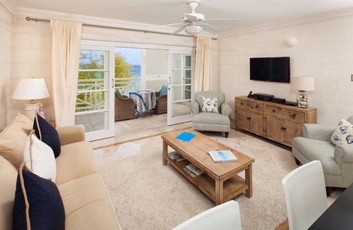 Old Trees Bay Apartment | Romantic Beachfront Condo - Waterside 402