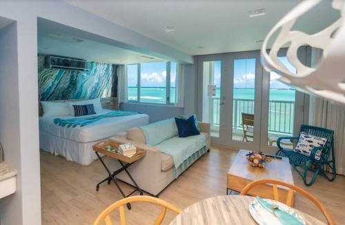 Isla Verde Condo | ROMANTIC Beachfront Isla Verde