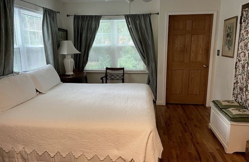 Elkhorn House | Romantic Bed and Breakfast Getaway with an Indoor Pool near Lake Geneva, Wisconsin