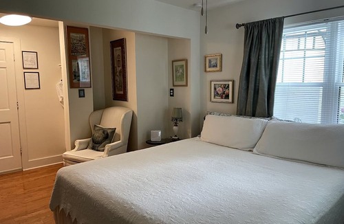 Elkhorn House | Romantic Bed and Breakfast Getaway with an Indoor Pool near Lake Geneva, Wisconsin